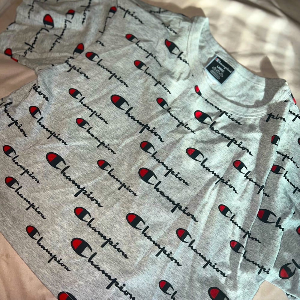 Cropped champion shirt